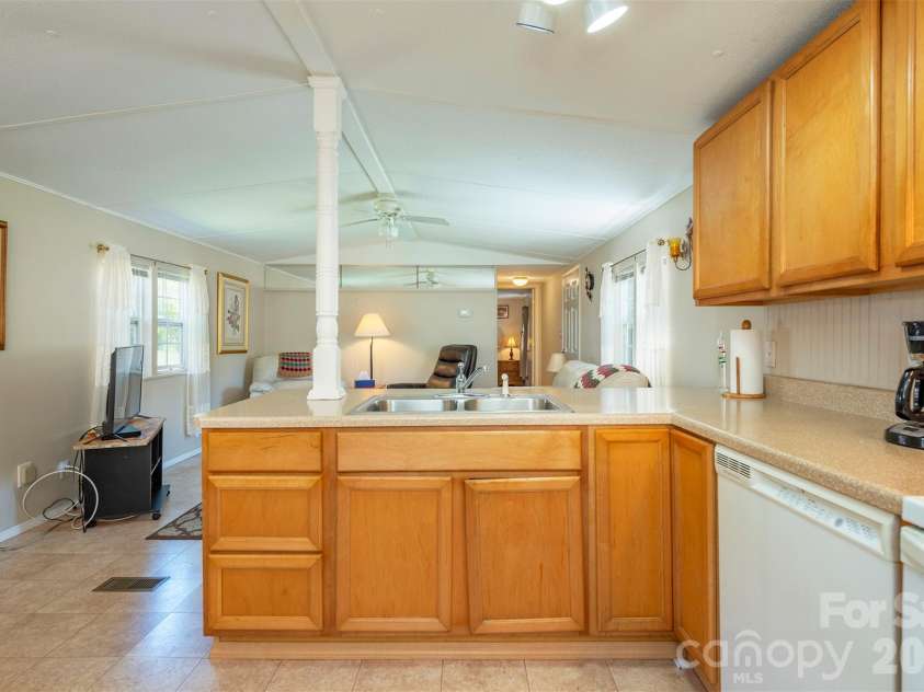 28 Brooks Cove Road, Black Mountain, NC 28711.  MLS# CAR4372449, YatesRealty ID 21067. 