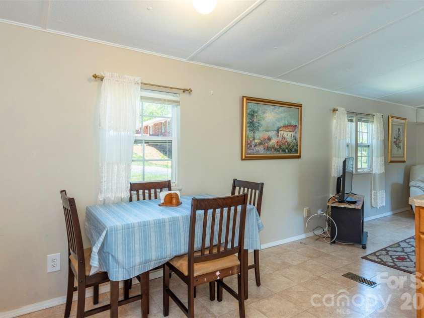 28 Brooks Cove Road, Black Mountain, NC 28711.  MLS# CAR4372449, YatesRealty ID 21067. 