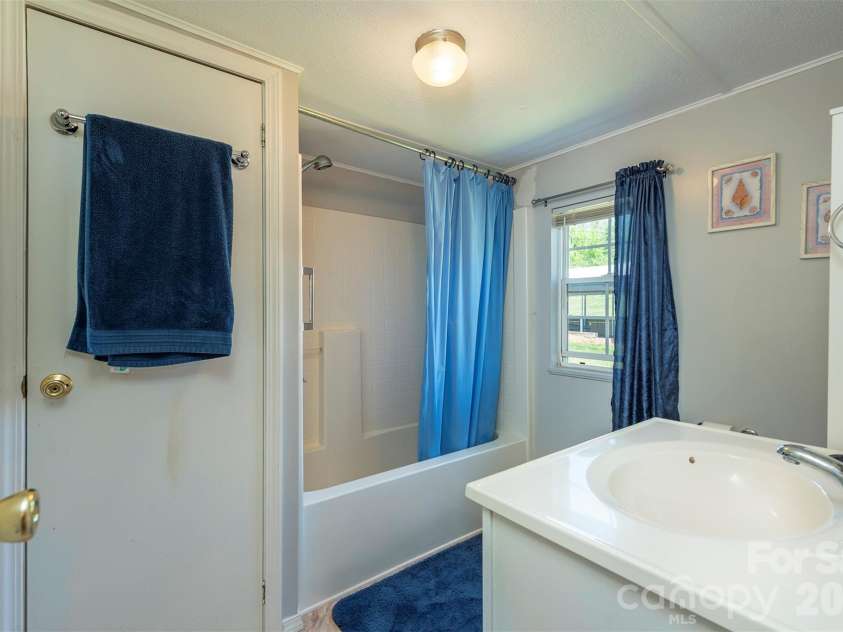 28 Brooks Cove Road, Black Mountain, NC 28711.  MLS# CAR4372449, YatesRealty ID 21067. 