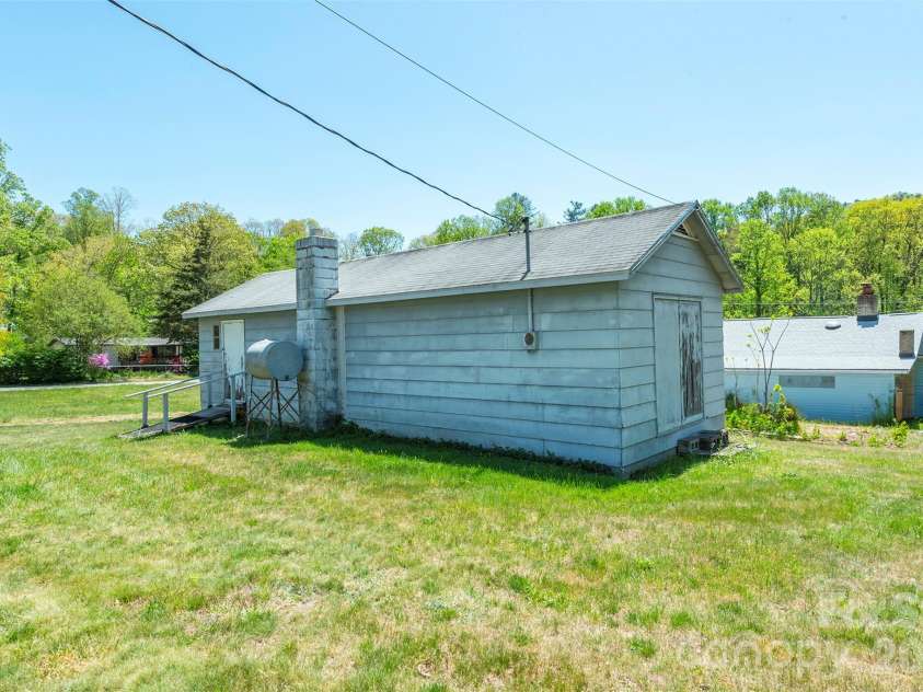 28 Brooks Cove Road, Black Mountain, NC 28711.  MLS# CAR4372449, YatesRealty ID 21067. 