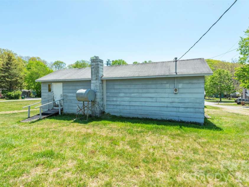 28 Brooks Cove Road, Black Mountain, NC 28711.  MLS# CAR4372449, YatesRealty ID 21067. 