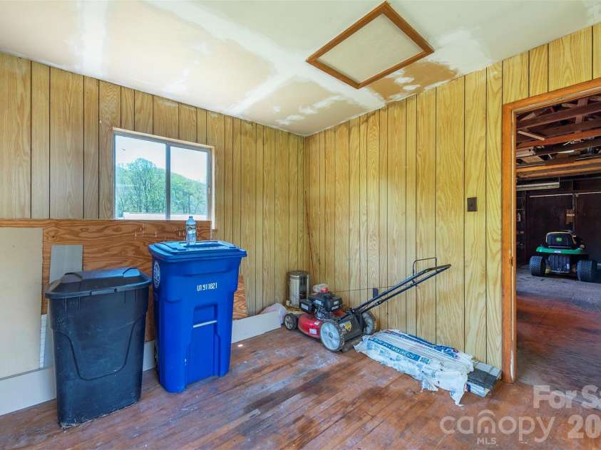 28 Brooks Cove Road, Black Mountain, NC 28711.  MLS# CAR4372449, YatesRealty ID 21067. 