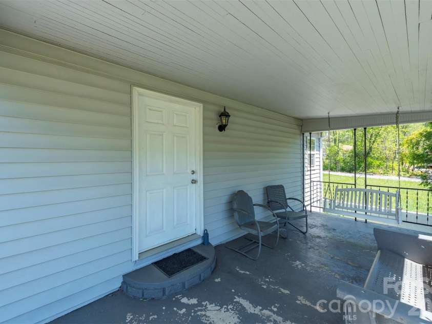 28 Brooks Cove Road, Black Mountain, NC 28711.  MLS# CAR4372449, YatesRealty ID 21067. 