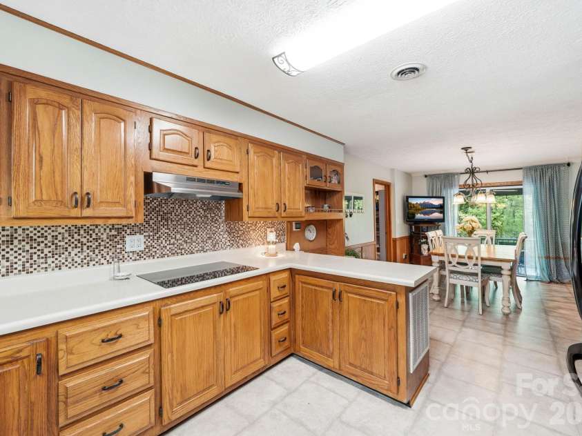 260 Tranquility Place, Hendersonville, NC 28739.  MLS# CAR4374349, YatesRealty ID 21068. 