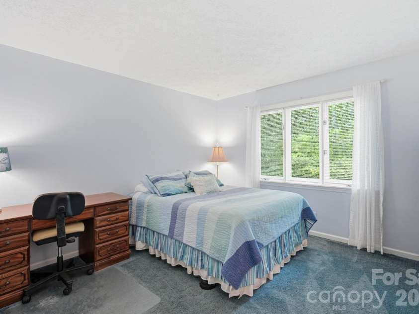 260 Tranquility Place, Hendersonville, NC 28739.  MLS# CAR4374349, YatesRealty ID 21068. 