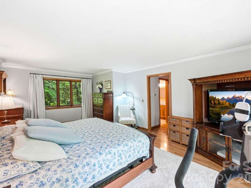 260 Tranquility Place, Hendersonville, NC 28739.  MLS# CAR4374349, YatesRealty ID 21068. 