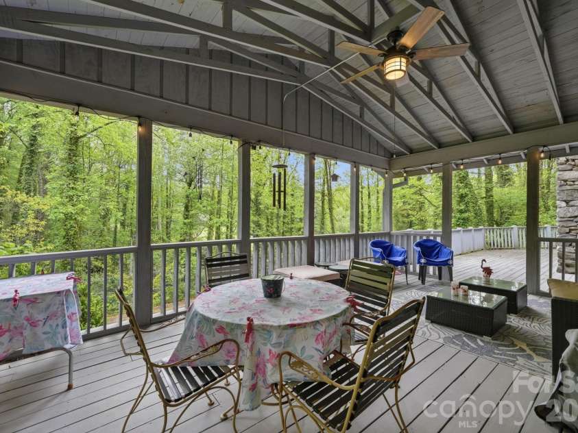 260 Tranquility Place, Hendersonville, NC 28739.  MLS# CAR4374349, YatesRealty ID 21068. 
