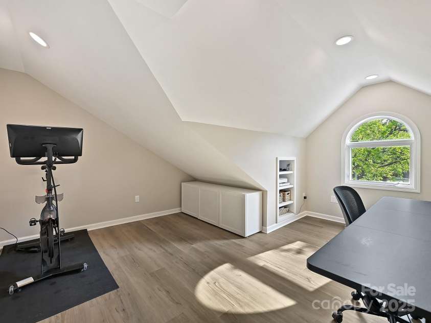 3017 Planters Walk Court, Charlotte, NC 28210.  MLS# CAR4246900, YatesRealty ID 21068. Flex Space