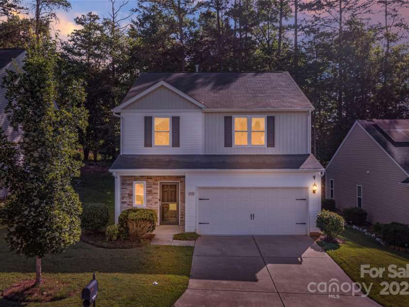 2532 Blue Moss Drive, Dallas, NC 28034.  MLS# CAR4271917, YatesRealty ID 21069. Welcome home to 2532 Blue Moss Drive. With its updates, spacious layout, and tranquil setting, this home is ready for you to move into and enjoy.
