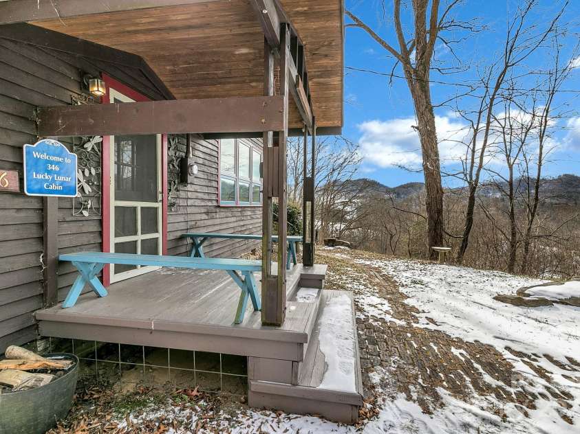 346 Lucky Lane, Clyde, NC 28721.  MLS# CAR4215764, YatesRealty ID 2107. 