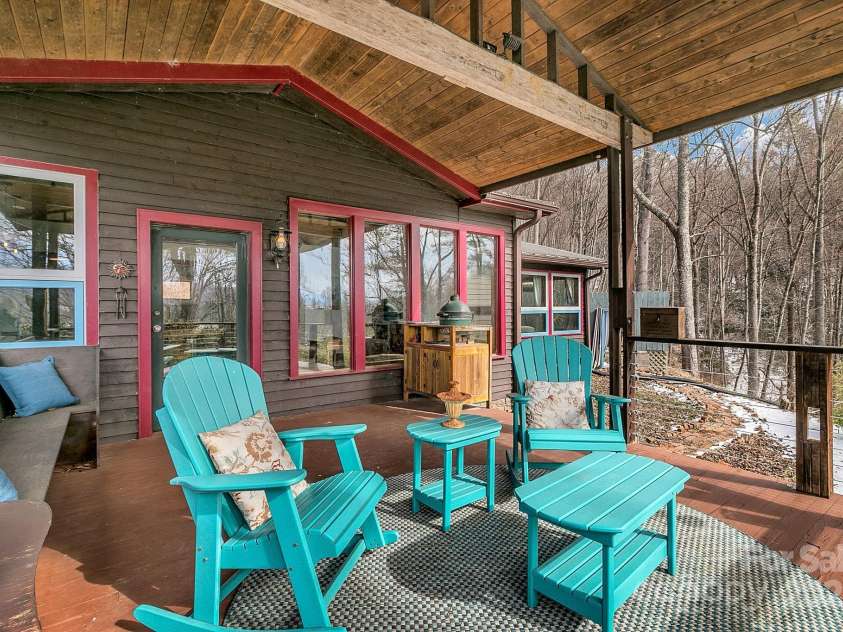 346 Lucky Lane, Clyde, NC 28721.  MLS# CAR4215764, YatesRealty ID 2107. 