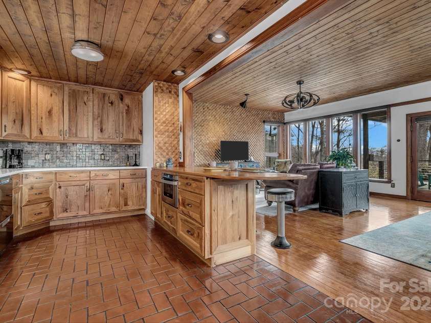 346 Lucky Lane, Clyde, NC 28721.  MLS# CAR4215764, YatesRealty ID 2107. 