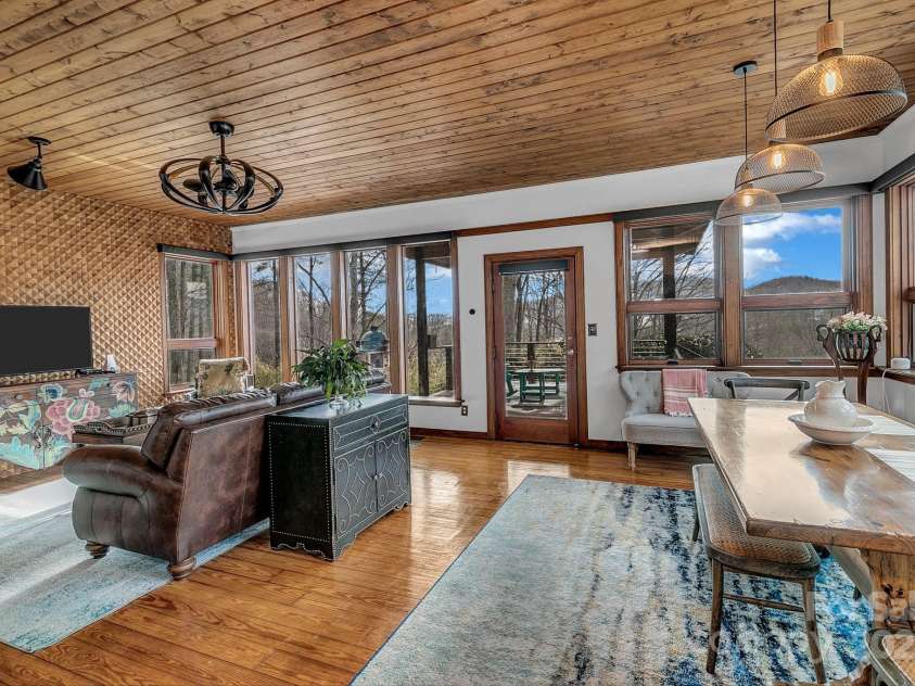 346 Lucky Lane, Clyde, NC 28721.  MLS# CAR4215764, YatesRealty ID 2107. 