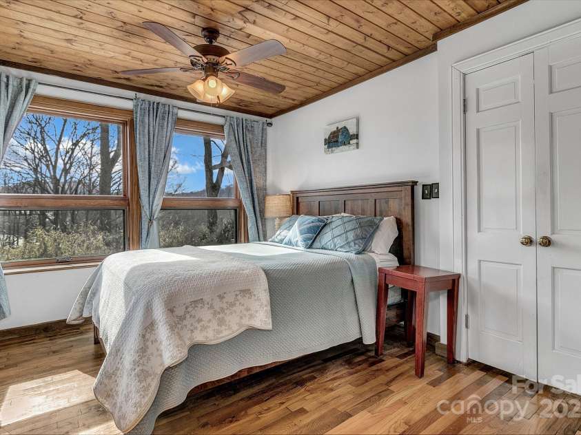 346 Lucky Lane, Clyde, NC 28721.  MLS# CAR4215764, YatesRealty ID 2107. 