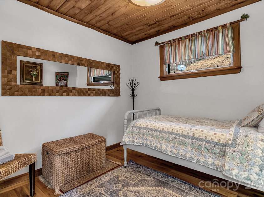 346 Lucky Lane, Clyde, NC 28721.  MLS# CAR4215764, YatesRealty ID 2107. 