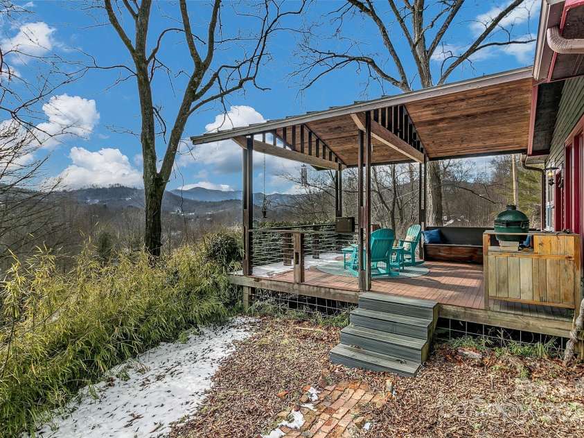 346 Lucky Lane, Clyde, NC 28721.  MLS# CAR4215764, YatesRealty ID 2107. 