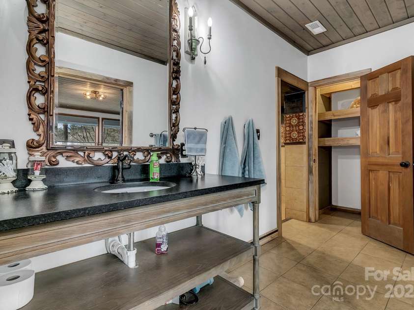 346 Lucky Lane, Clyde, NC 28721.  MLS# CAR4215764, YatesRealty ID 2107. 