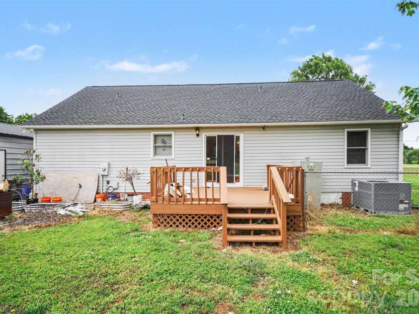 1401 Gordon Road, Rock Hill, SC 29732.  MLS# CAR4376729, YatesRealty ID 21070. 