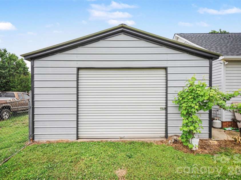 1401 Gordon Road, Rock Hill, SC 29732.  MLS# CAR4376729, YatesRealty ID 21070. 