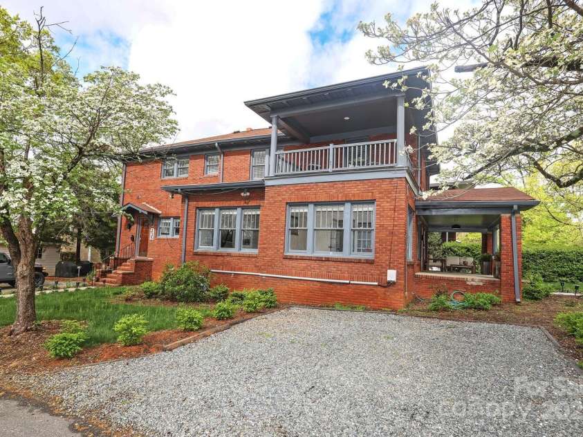 2146 5th Street, Charlotte, NC 28204.  MLS# CAR4230780, YatesRealty ID 21072. 