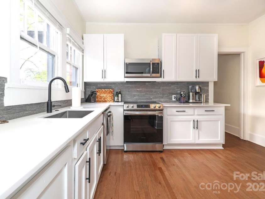 2146 5th Street, Charlotte, NC 28204.  MLS# CAR4230780, YatesRealty ID 21072. 