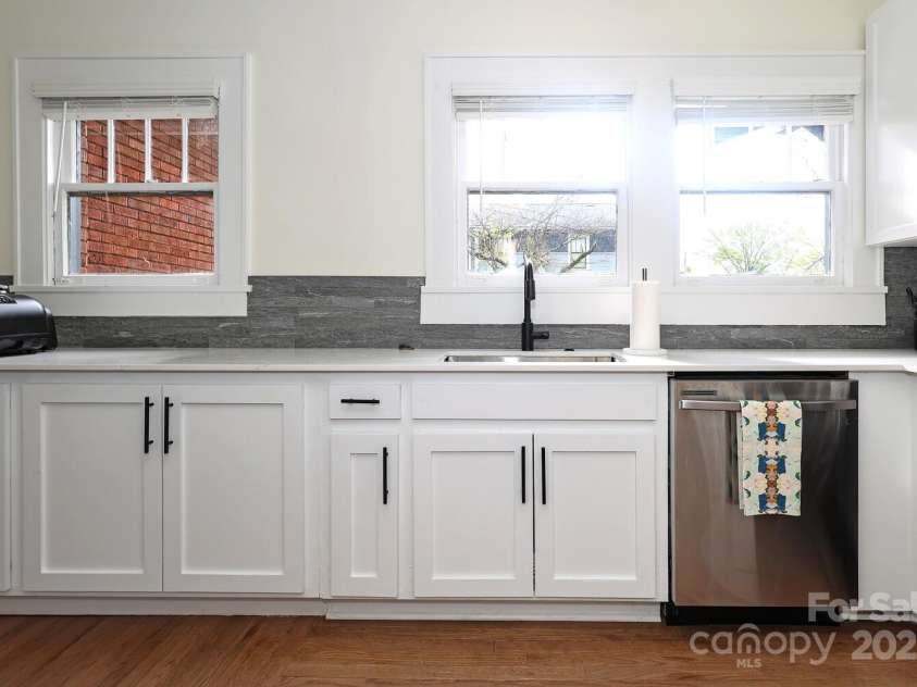 2146 5th Street, Charlotte, NC 28204.  MLS# CAR4230780, YatesRealty ID 21072. 