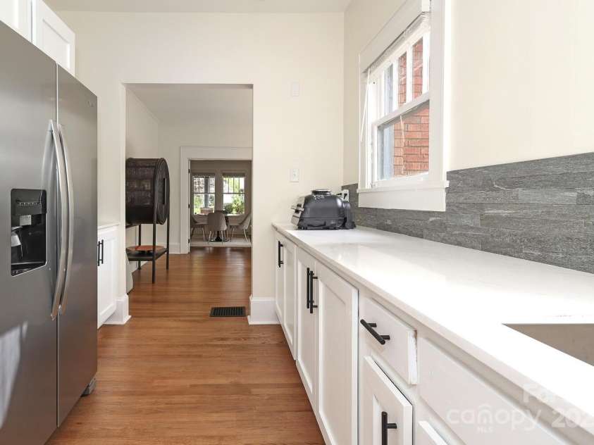 2146 5th Street, Charlotte, NC 28204.  MLS# CAR4230780, YatesRealty ID 21072. 