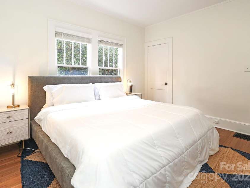 2146 5th Street, Charlotte, NC 28204.  MLS# CAR4230780, YatesRealty ID 21072. 