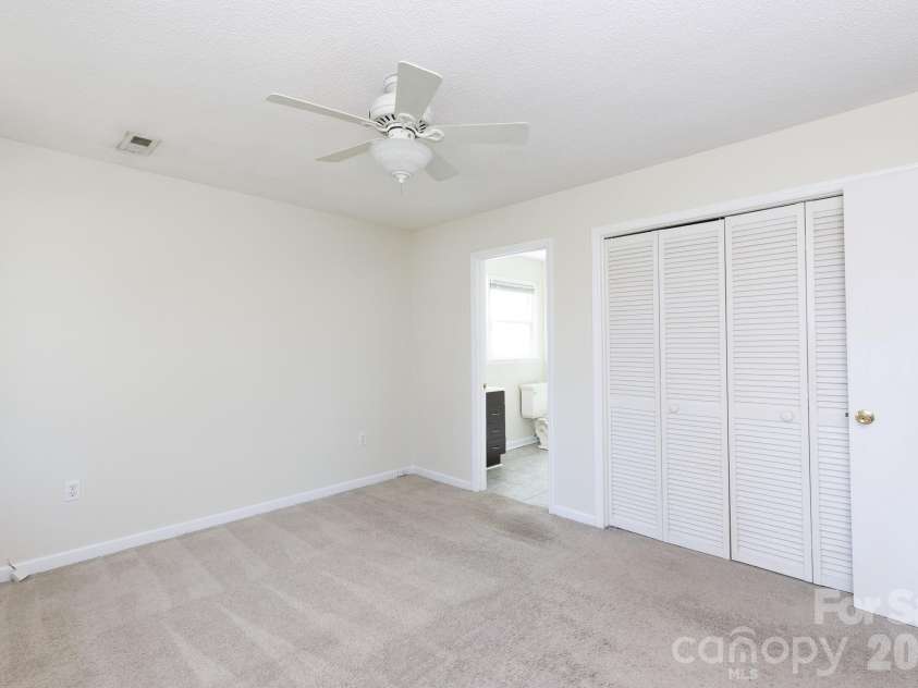 101 Woodland Drive, Clover, SC 29710.  MLS# CAR4357605, YatesRealty ID 21073. Double closet