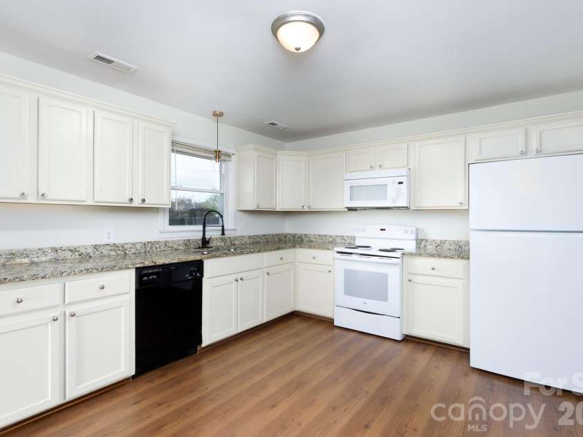 101 Woodland Drive, Clover, SC 29710.  MLS# CAR4357605, YatesRealty ID 21073. Kitchen, granite, open