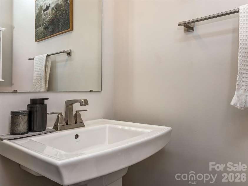 1033 Simcoe Lane, Charlotte, NC 28217.  MLS# CAR4358003, YatesRealty ID 21074. Main Floor Powder Room