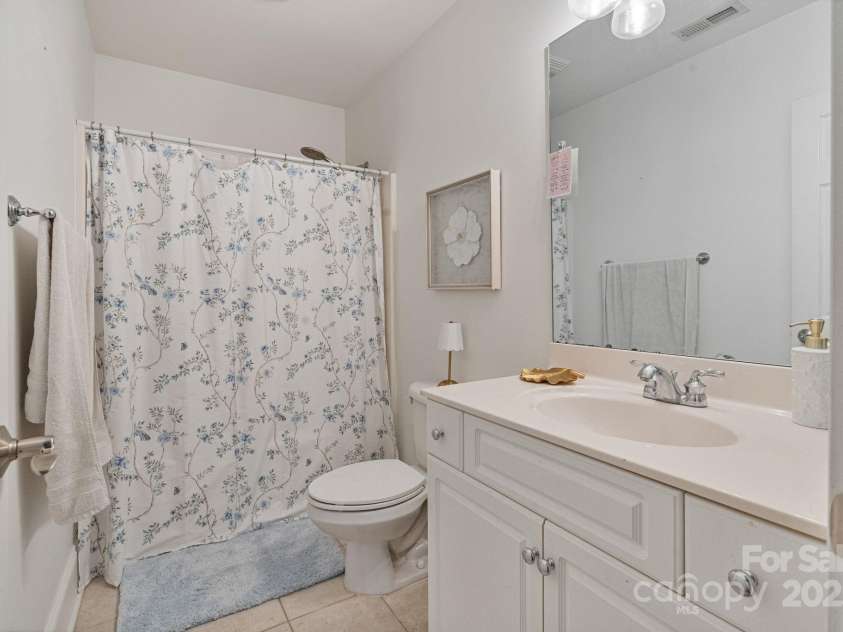 347 Bayberry Creek Circle, Mooresville, NC 28117.  MLS# CAR4271550, YatesRealty ID 21074. Full Bath on Upper Level