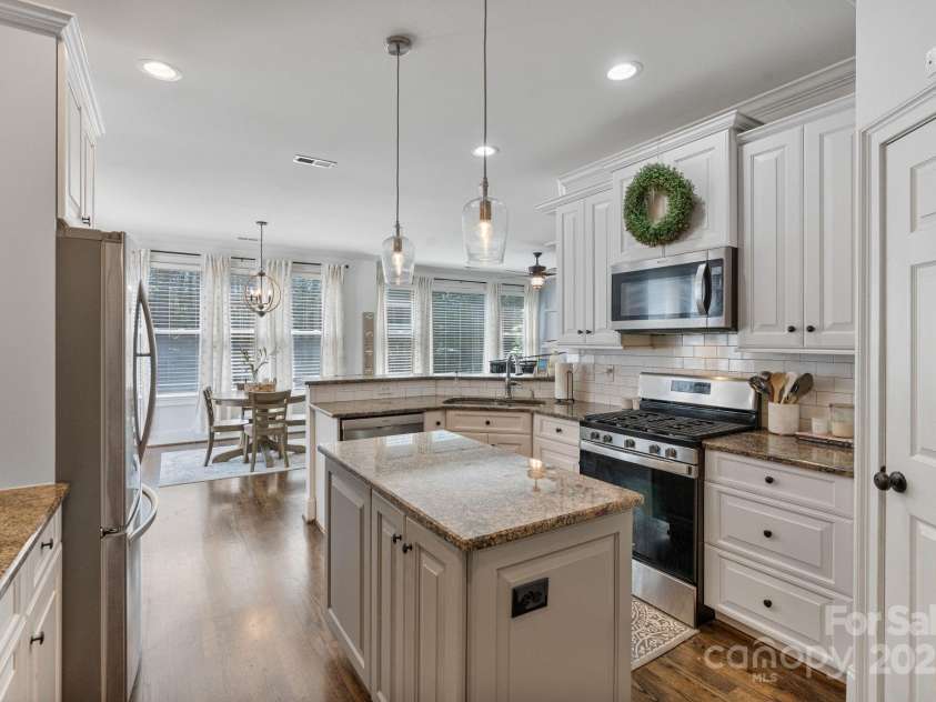 347 Bayberry Creek Circle, Mooresville, NC 28117.  MLS# CAR4271550, YatesRealty ID 21074. Newer Appliances