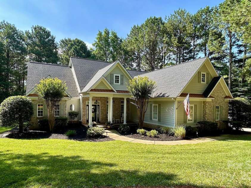 347 Bayberry Creek Circle, Mooresville, NC 28117.  MLS# CAR4271550, YatesRealty ID 21074. Welcome Home to 347 Bayberry Creek Cir, Mooresville, NC 28117