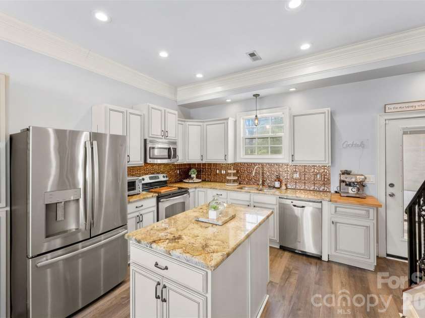 102 Savannahs Way, Kings Mountain, NC 28086.  MLS# CAR4344777, YatesRealty ID 21075. 