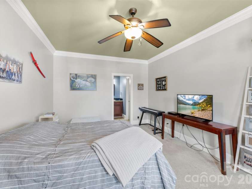 102 Savannahs Way, Kings Mountain, NC 28086.  MLS# CAR4344777, YatesRealty ID 21075. 
