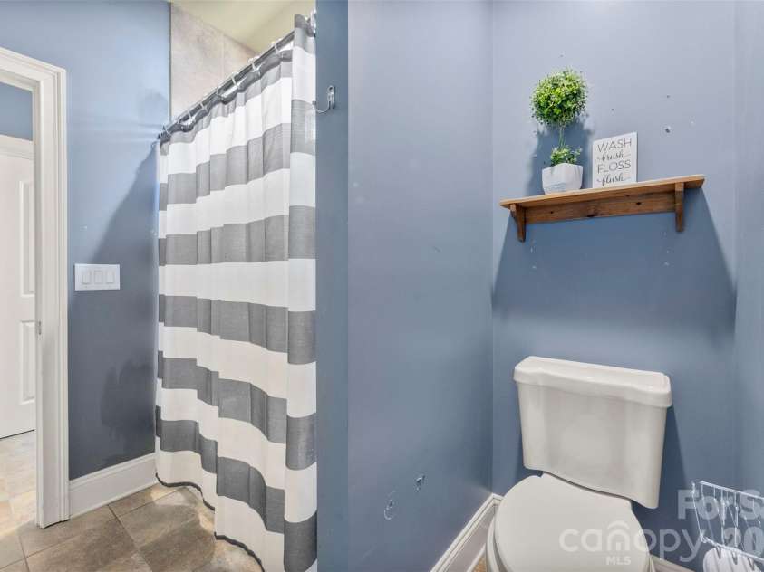 102 Savannahs Way, Kings Mountain, NC 28086.  MLS# CAR4344777, YatesRealty ID 21075. 