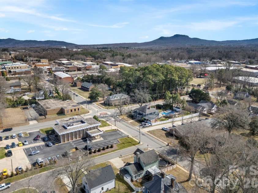 102 Savannahs Way, Kings Mountain, NC 28086.  MLS# CAR4344777, YatesRealty ID 21075. 