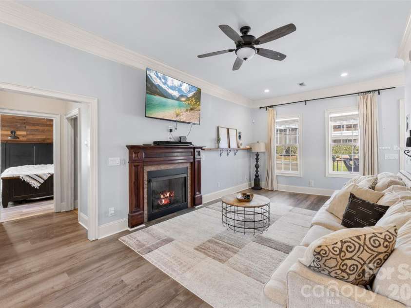 102 Savannahs Way, Kings Mountain, NC 28086.  MLS# CAR4344777, YatesRealty ID 21075. 
