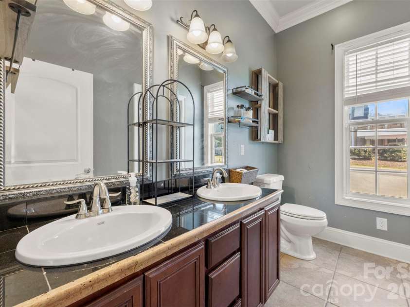 102 Savannahs Way, Kings Mountain, NC 28086.  MLS# CAR4344777, YatesRealty ID 21075. Primary Bathroom