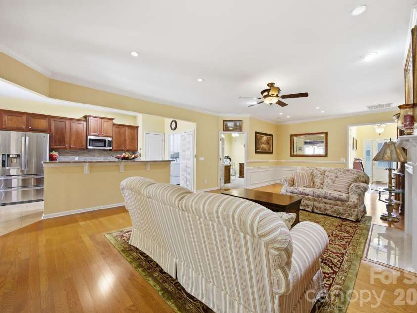 23119 kingfisher Drive, Fort Mill, SC 29707.  MLS# CAR4375156, YatesRealty ID 21076. 