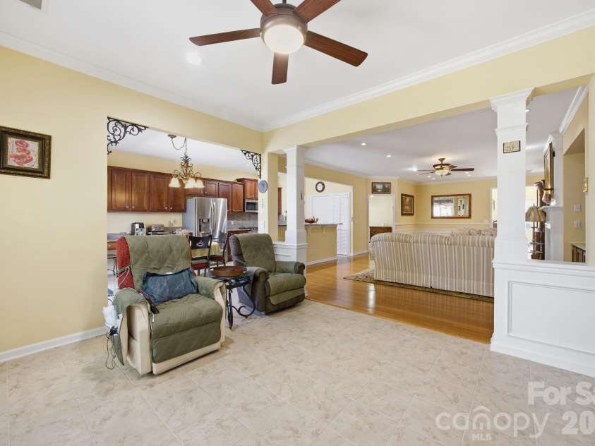 23119 kingfisher Drive, Fort Mill, SC 29707.  MLS# CAR4375156, YatesRealty ID 21076. 