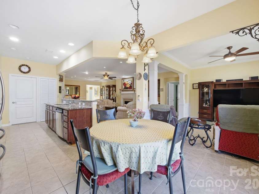 23119 kingfisher Drive, Fort Mill, SC 29707.  MLS# CAR4375156, YatesRealty ID 21076. 