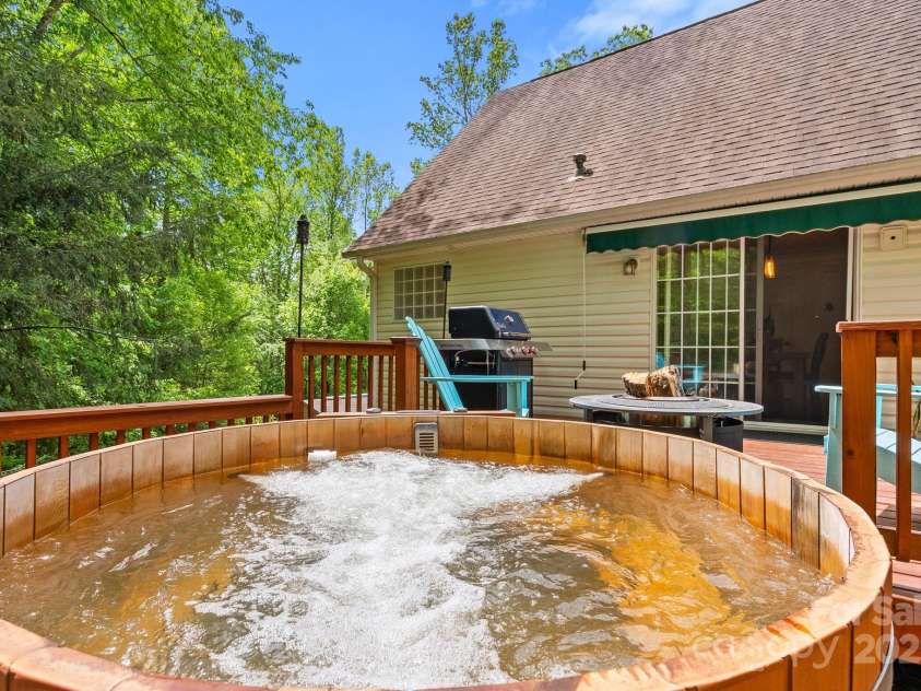 84 Varnadore Drive, Arden, NC 28704.  MLS# CAR4259739, YatesRealty ID 21076. 