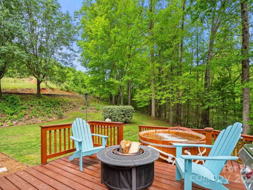 84 Varnadore Drive, Arden, NC 28704.  MLS# CAR4259739, YatesRealty ID 21076. 
