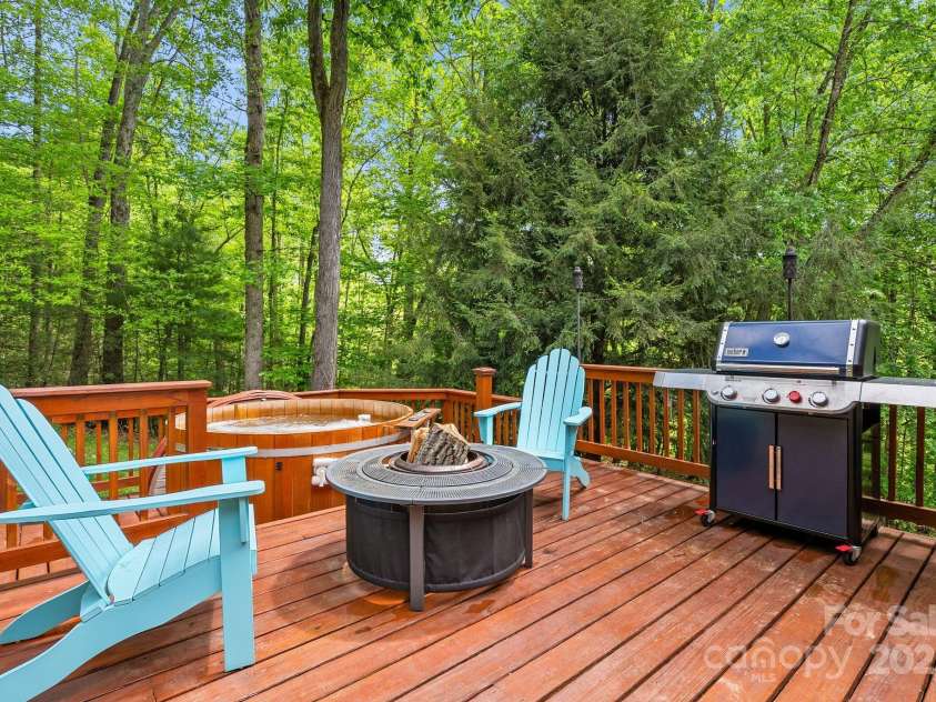 84 Varnadore Drive, Arden, NC 28704.  MLS# CAR4259739, YatesRealty ID 21076. 