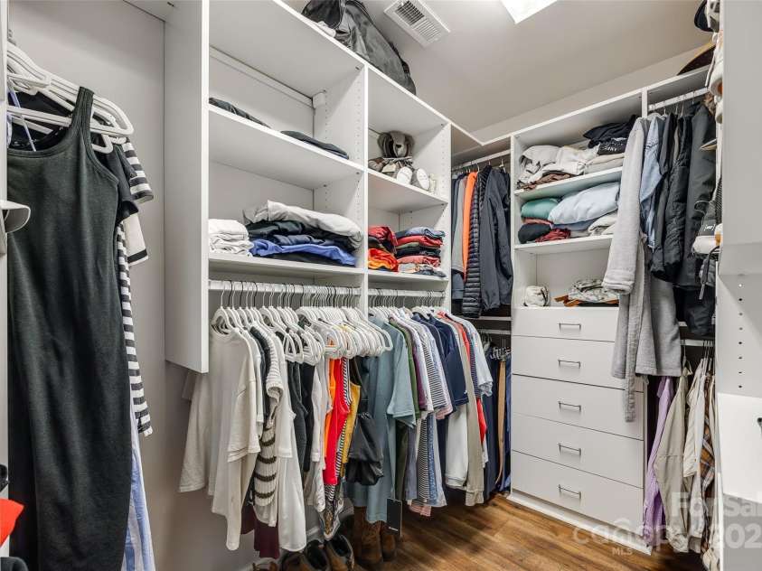 4107 Park South Station Boulevard, Charlotte, NC 28210.  MLS# CAR4269826, YatesRealty ID 21078. Custom Closet