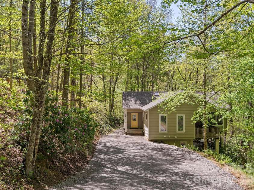 608 Brandywine Road, Waynesville, NC 28786.  MLS# CAR4362919, YatesRealty ID 21078. 