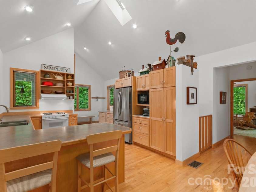 608 Brandywine Road, Waynesville, NC 28786.  MLS# CAR4362919, YatesRealty ID 21078. 