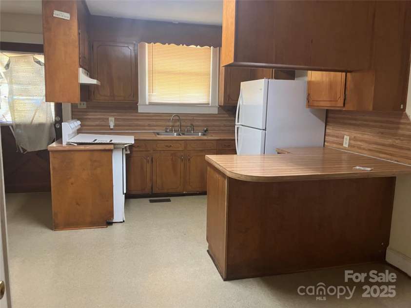 1105 Main Street, Albemarle, NC 28001.  MLS# CAR4287193, YatesRealty ID 2108. Kitchen